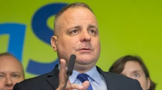 Juraj Droba oslavuje, bratislavskú župu povedie ďalšie štyri roky