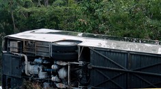 Nehoda autobusu v Juhoafrickej republike si vyžiadala najmenej desať mŕtvych
