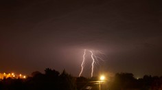 Z tepla sa veľmi nevytešujte, najmä ak ste z týchto okresov. Hrozia silné búrky