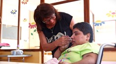 Príbeh dievčatka z chatrče vo Veľkej Lomnici. Keď ju našli, na tele mala vyše 120 dolámaných kostí