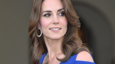 Kate Middleton v nádherných šatách. Ale až príliš chudá