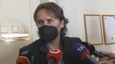 Bývalý funkcionár NAKA sa najprv priznal k úplatkom, teraz otočil a tvrdí, že sa priznal pod nátlakom