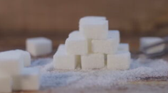 Nie soľ, ale pomaly to bude cukor nad zlato. Opäť si zaň priplatíme