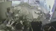 Nad touto úradníčkou stáli všetci anjeli. Do kancelárie vletelo auto