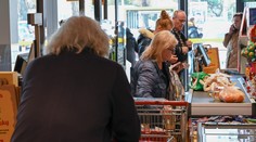 Za zastropované maslo, olej a mlieko zaplatíte 6 eur. V Česku ich kúpite oveľa lacnejšie (+ porovnávací nákup)