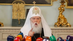 Ukrajinský patriarcha tvrdil, že COVID-19 je boží trest za sobáše gejov. Teraz sa ním sám nakazil
