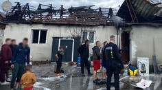 Domy v plameňoch. V osade v Plaveckom Štvrtku na Záhorí horelo, plamene zachvátili niekoľko striech