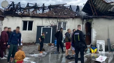 Domy v plameňoch. V osade v Plaveckom Štvrtku na Záhorí horelo, plamene zachvátili niekoľko striech