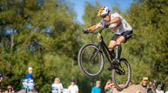 VIDEO: Hazard so zdravím či len frajerina na bicykli? Poprad hostil európsky majstrák v cyklotriale