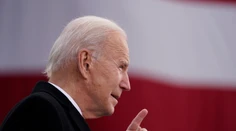 Biden obnovil zákaz cestovania z väčšiny Európy, platí aj pre JAR
