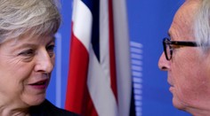 Mayová s Junckerom sa nedohodli, rokovania budú pokračovať v sobotu