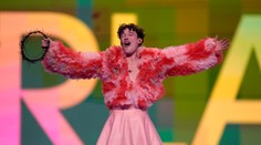 VIDEO: Eurovíziu 2024 vyhral švajčiarsky nebinárny rapper Nemo