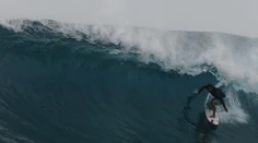 Zomrel tam, kde to miloval. Hviezdnemu surfistovi pretrhla stehennú tepnu vlastná doska