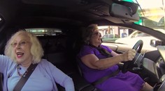 Takto to dopadne, keď necháte babičky šoférovať Lamborghini