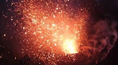 Dychvyrážajúce zábery zo srdca vybuchujúcej sopky