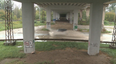 Košičania sú bezradní. Cesta po dažďoch pripomína jazero a v zime ide doslova o život