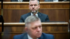 Prieskum dôveryhodnosti: Pellegrini sa vzdialil Ficovi, výrazný skok jedného z opozičných lídrov