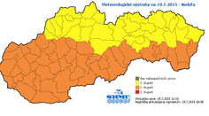 Teplota nás potrápi aj v noci. V týchto okresoch platí výstraha