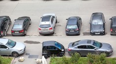 Veľká zmena pre vodičov: Na chodníku už tak ľahko nezaparkujete