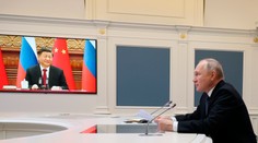 Putin pozval Si Ťin-pchinga do Moskvy. Ich videorozhovor trval iba osem minút