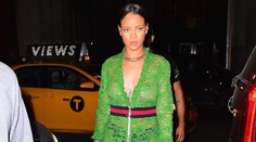 Kam skôr pozrieť? Rihanna ukázala holé prsia aj nevhodné nohavičky