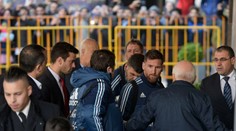 Chlapec chcel fotku s Messim, ochrankár ho surovo odohnal. Takto reagoval futbalista