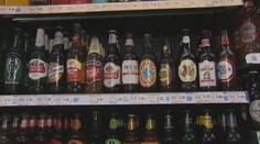 Škóti idú bojovať proti nadmernému pitiu opatrením, ktoré nemá obdobu