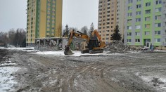 Obyvatelia z vyhorenej bytovky dostali od mesta vyzbierané peniaze