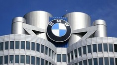 BMW pre nedostatok čipov preruší výrobu v Regensburgu