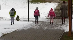 Rodičia a deti z Gbelian sú v strehu. Pohybuje sa tam záhadná dodávka