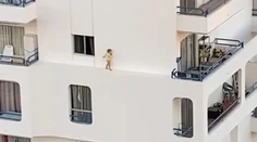Strašný pohľad. Toto vymyslelo malé dieťa, keď sa rodičia sprchovali