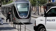 Polícia zabránila mimoriadne krvavému teroristickému útoku v električke