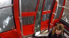 Ilegálny skok padákom z lanovky: Muža (25) hľadá polícia!