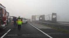 Tragická nehoda v Maďarsku: V dvoch autách po náraze do kamióna uhorelo 7 ľudí