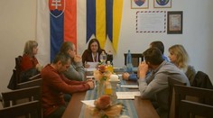 „Djodjo ne znaje dobro pisati na komputeru“:  Hlášky starostky z Fekišoviec sa dočkali prvého prekladu