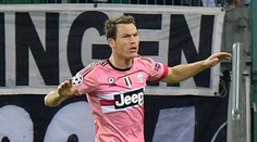 Odborníci z UEFA vybrali najkrajší gól Ligy majstrov. Autorom je obranca!