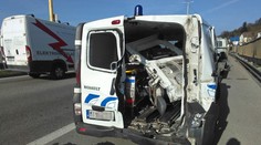 Terénne auto to napálilo do sanitky s pacientmi