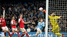 Skaza je dokonaná. Vláda Arsenalu sa blíži ku koncu, City opäť v pole position na titul