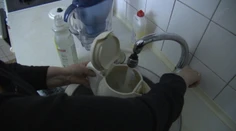 Seniori sú mesiac bez teplej vody. Na vlažnú čakajú hodinu a pol