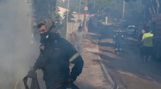 Grécki hasiči si nevedia poradiť s požiarmi, v Aténach je už nedýchateľný vzduch