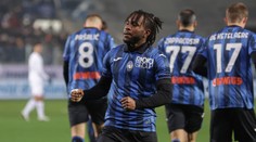 Inter s jednoznačným triumfom, AC Miláno prišlo o body v úplnom závere. Duda zápas nedohral