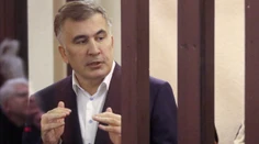 Bývalého prezidenta Gruzínska Saakašviliho vo väzení otrávili ťažkými kovmi. Hrozí mu smrť