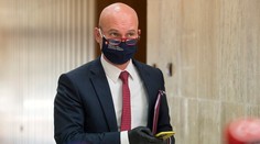 Minister školstva Gröhling uvažuje o ďalšej novinke. Na stole je zrušenie deviateho ročníka