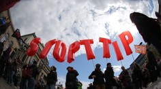 Nemecko: Proti obchodnej dohode medzi USA a EÚ protestovalo 35 000 ľudí