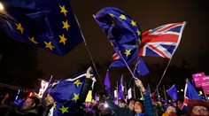 Brexit by mohol byť odložený až na rok 2021, píše Guardian