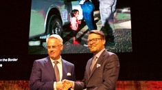 World press photo 2019: Víťazná snímka zachytáva plačúce dievčatko na hranici USA