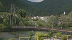 Cez Váh stavajú novú lávku. Bude sa podobať na bratislavský Most SNP