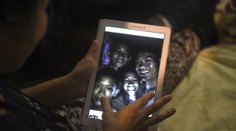 Chlapcov našli britskí potápači. Boli hladní, vysilení a pýtali sa, aký je deň