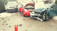 Policajti neverili vlastným očiam. Vodička (35), ktorá nabúrala do dvoch áut, nafúkala 5 promile