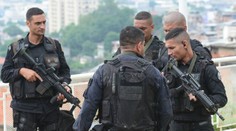 Ozbrojenca, ktorý zadržiaval v Riu pasažierov autobusu, zastrelila polícia